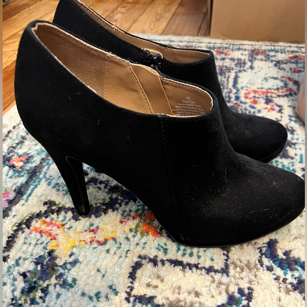 Zippered Velvet Heeled Booties